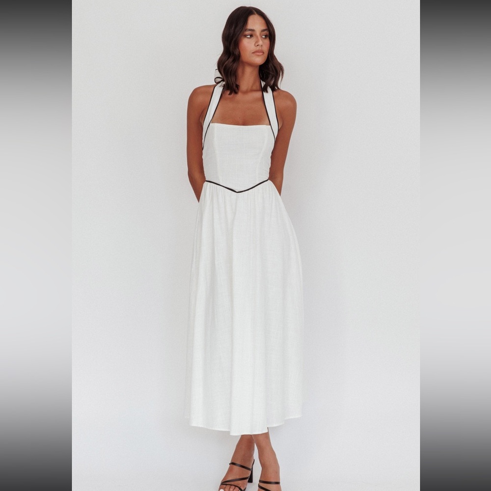 Selfie Leslie White Strapless Dress